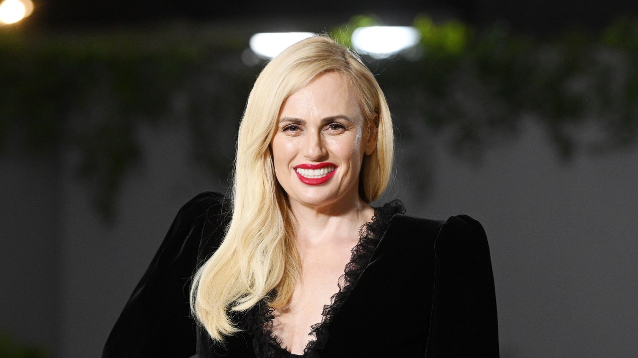 Rebel Wilson spune că contractul „Pitch Perfect” i-a dictat greutatea de ani de zile