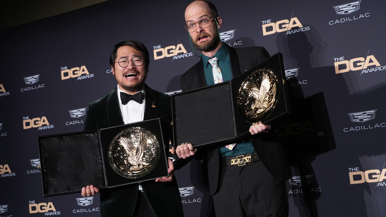 Totul, peste tot, o dată, primește un moment de premii „Holy Shit”.