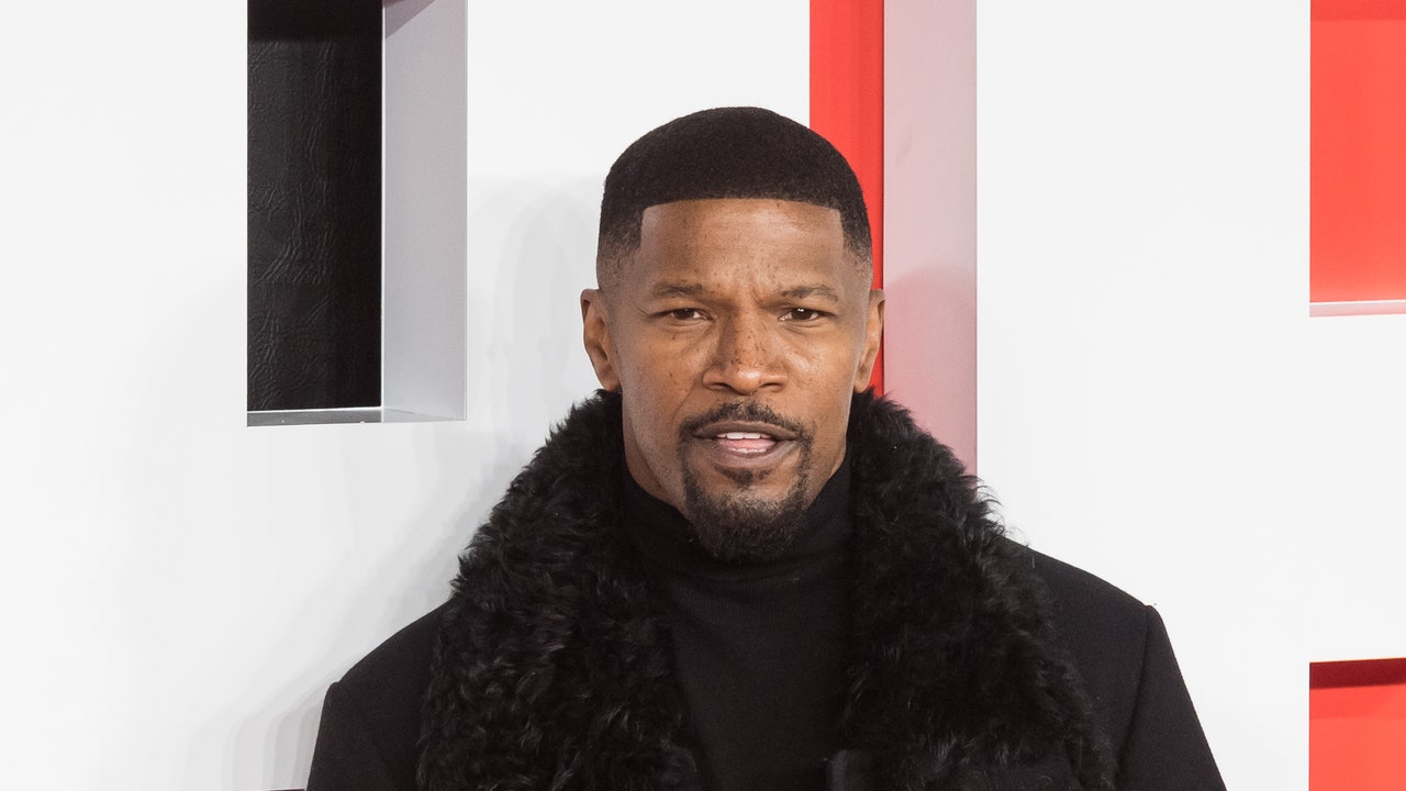 Jamie Foxx se recuperează după o „complicație medicală” necunoscută.