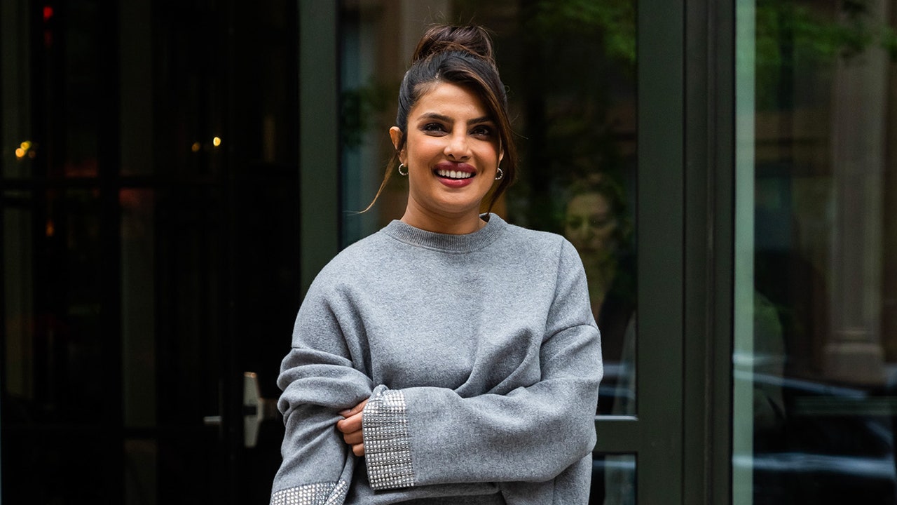 Priyanka Chopra Jonas „a intrat într-o depresie profundă și profundă” din cauza unei intervenții chirurgicale la nas stricat