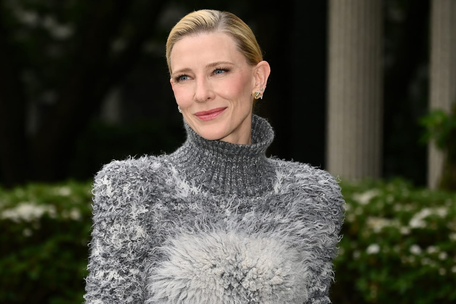 Cate Blanchett a mers la Paris Fashion Week alături de fiul ei de 18 ani după aproape un deceniu