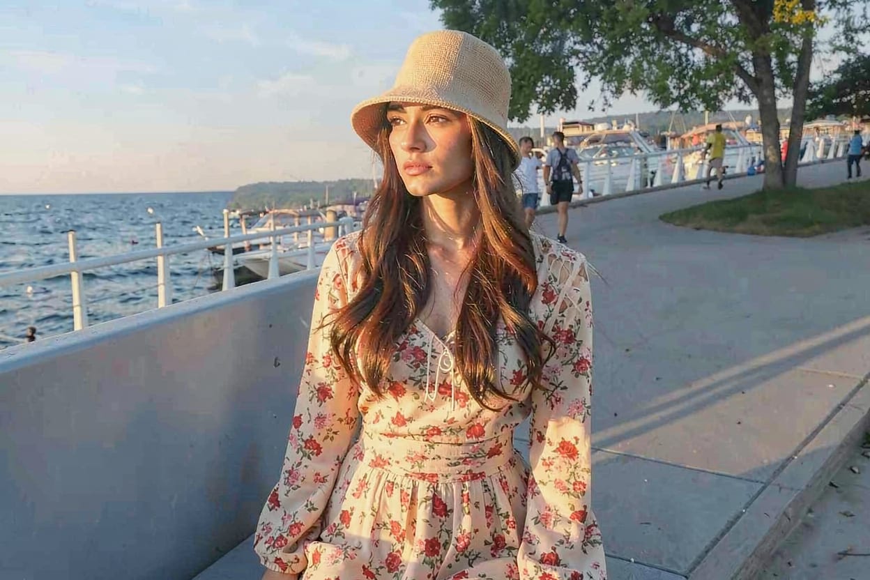 Paris Hilton a apărut brunetă la 45 de ani la Traverse City Cherry Festival