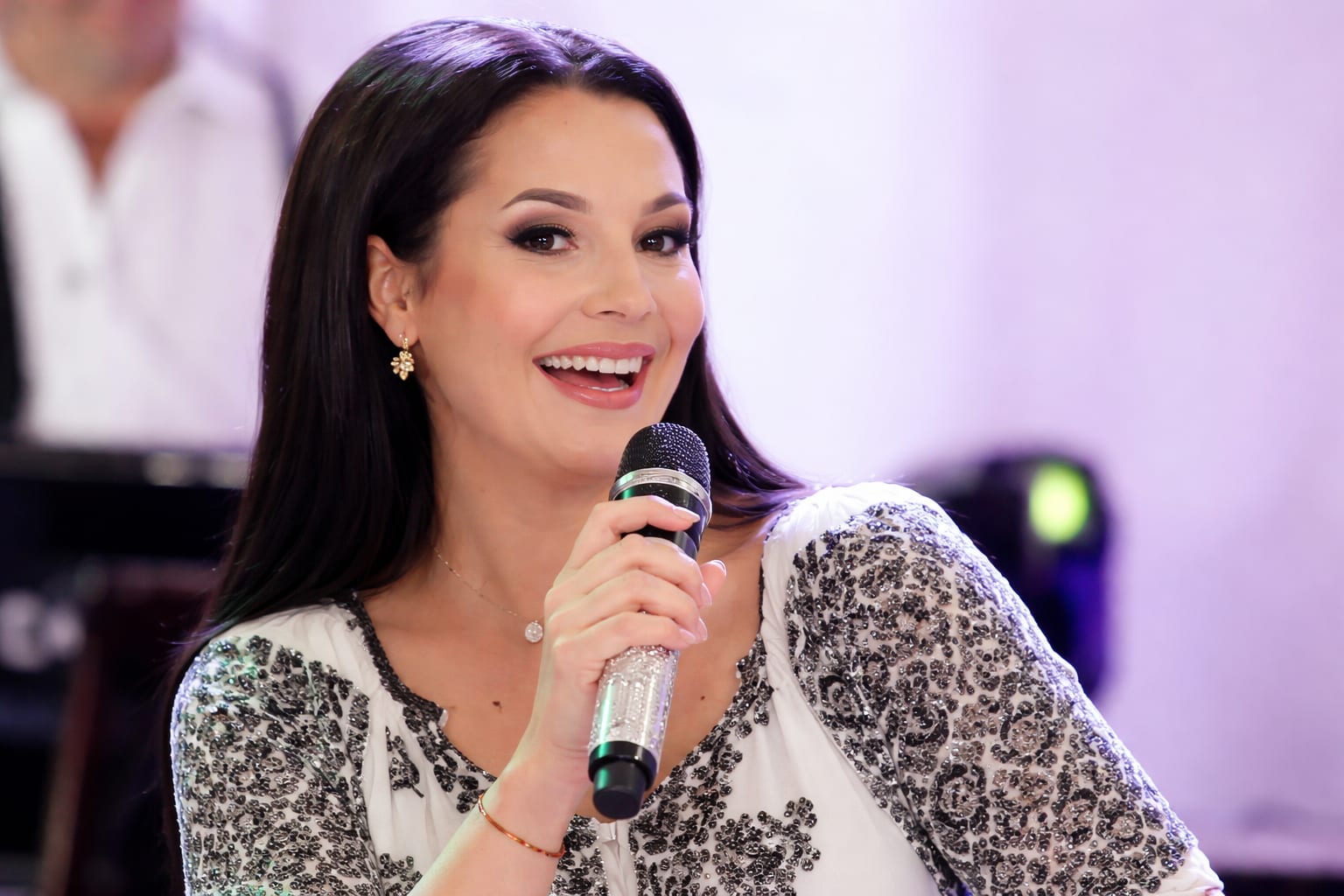 Angela Rusu, o nouă imagine după o transformare majoră