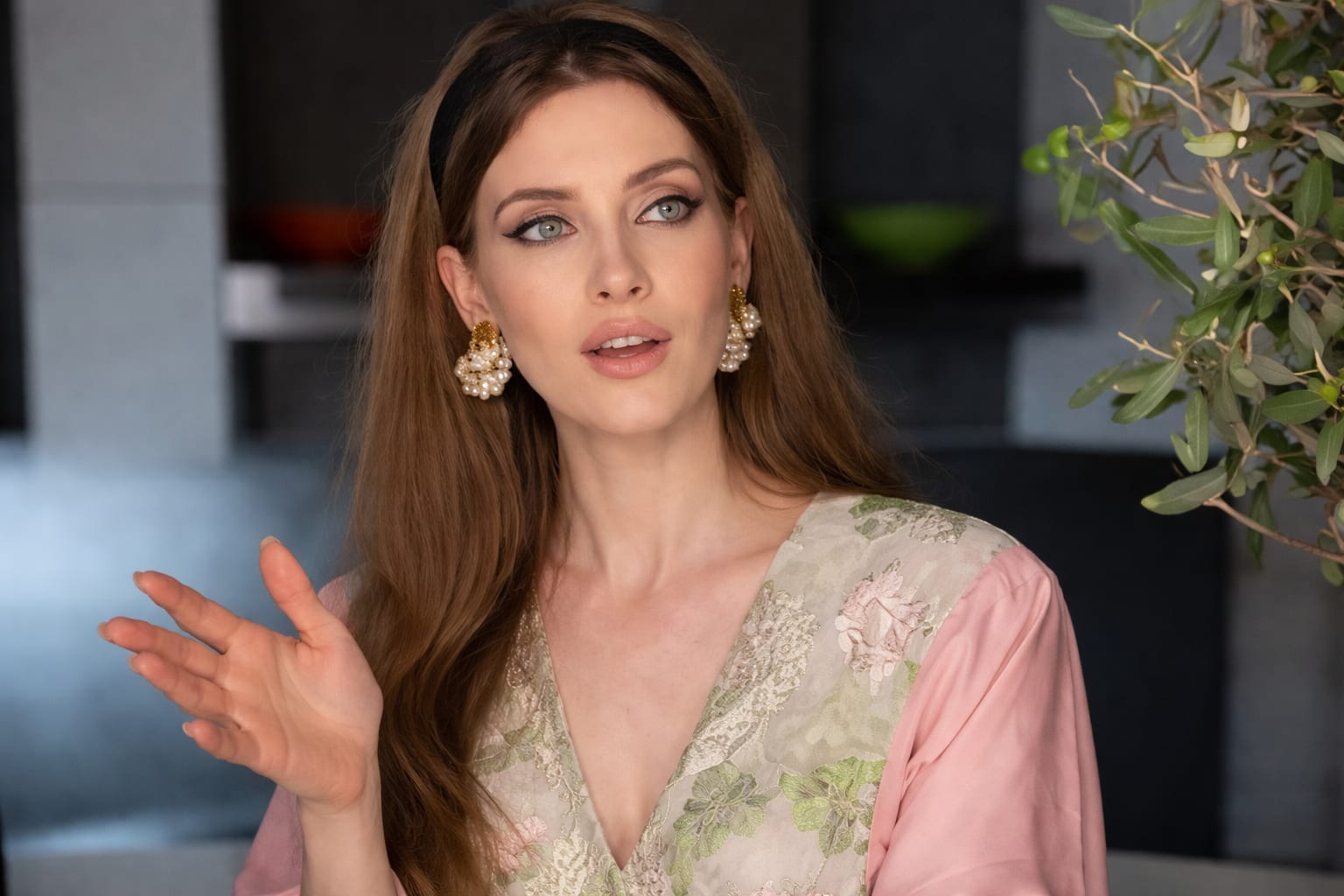 Iulia Albu, primele declarații după operația de lifting facial
