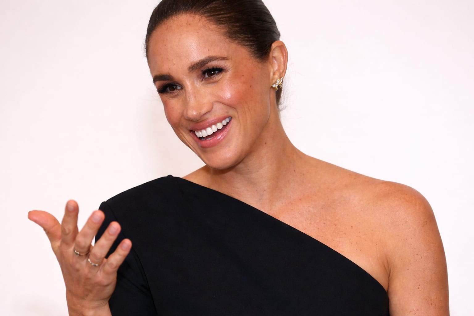 Meghan Markle a purtat cerceii Prințesei Diana la o gală în Canada