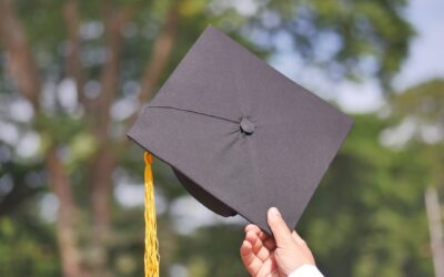 Absolvenții care nu continuă studiile au 60 de zile ca să se înscrie la AJOFM. Ce pierd dacă ratează termenul