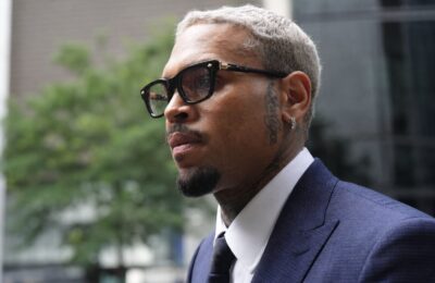 Chris Brown a fost condamnat cu suspendare după atacul cu sticla asupra lui Abraham Diaw