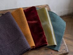 WGSN și Coloro propun cinci culori pentru toamna-iarna 2028-29, gândite să rămână dincolo de sezon